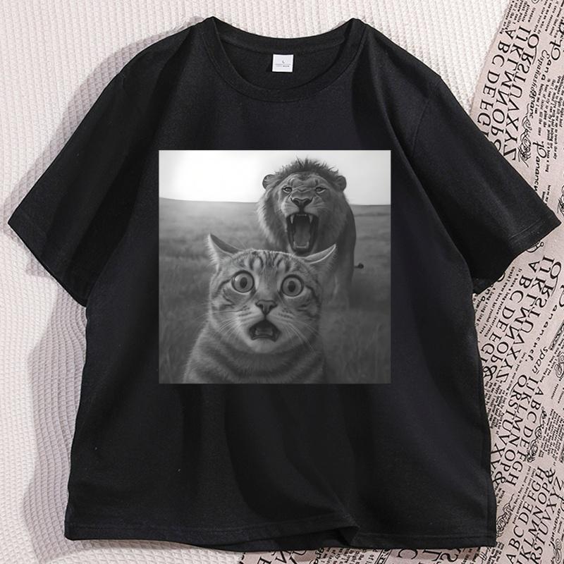 Cat With Lion Selfie T Shirt Funnyshort Sleeve Cat Lovers Tshirt Unisex Oneck Clothing Y2k Tees Tops