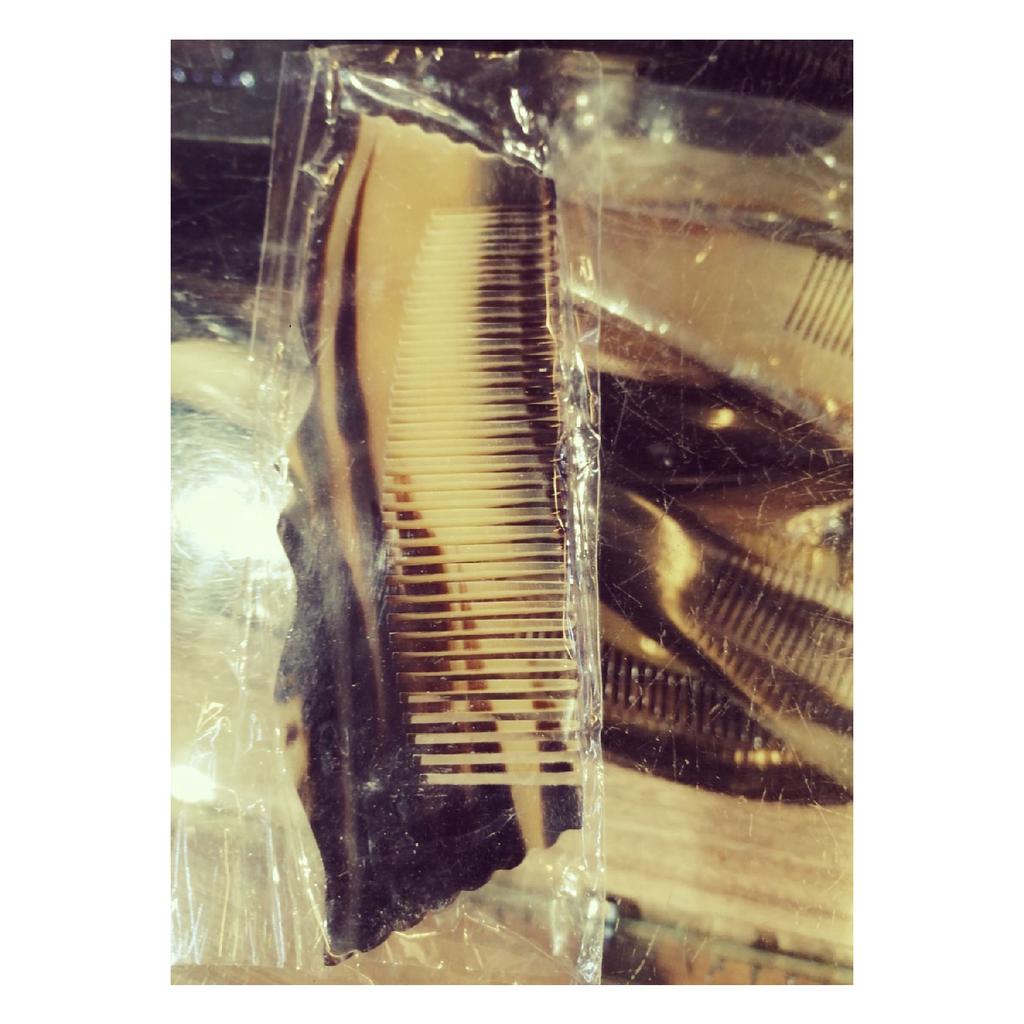 Костяной гребень специального дизайна из бараньего рога