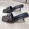 Модные леопардовые темпераментные шлепанцы с квадратным носком, крутые, 2025 новинка, сексуальные босоножки на высоком каблуке с открытым носком, женские