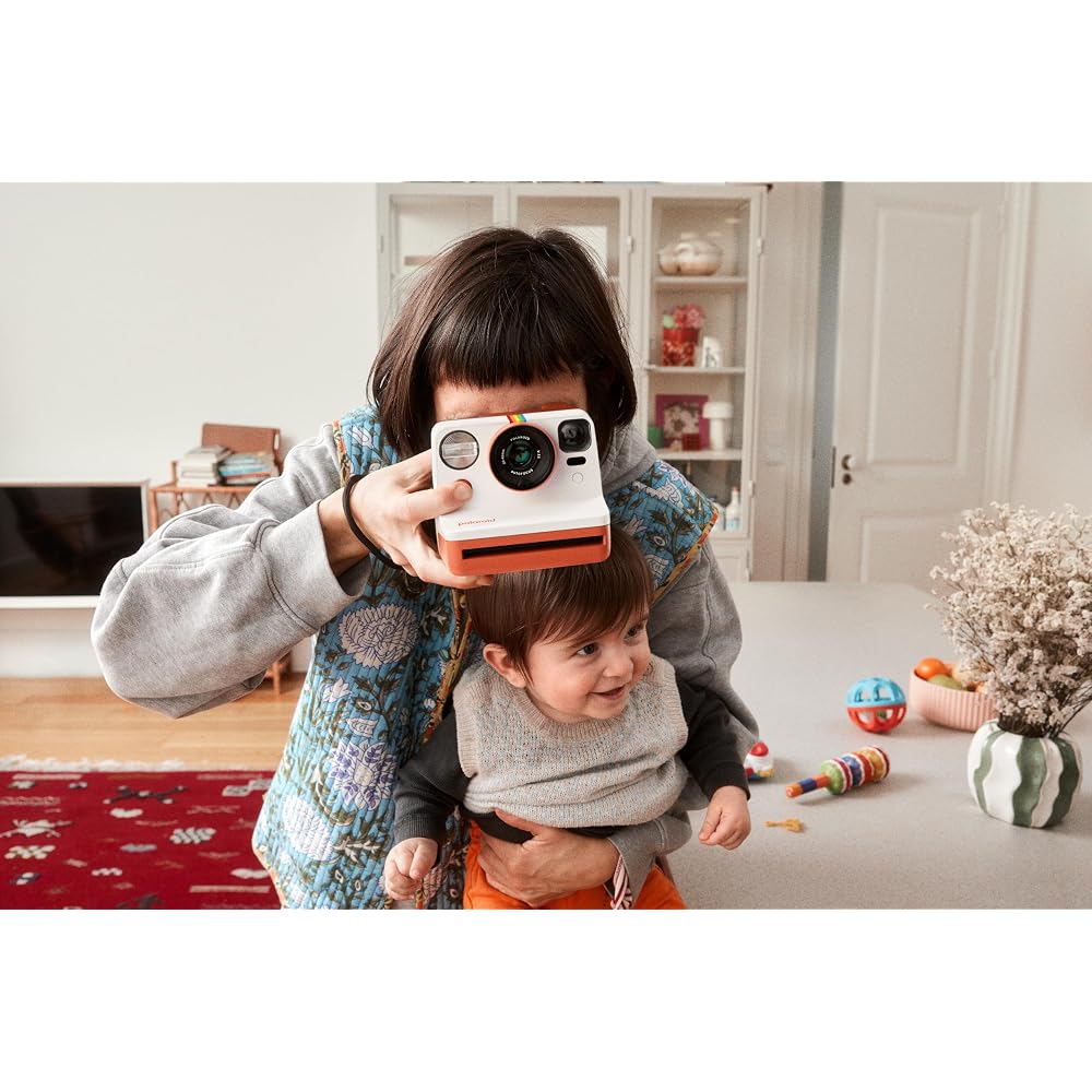 POLAROID Теперь камера мгновенной печати I-Type 3-го поколения + набор с пленкой - Камера цвета «Белый камень» + 16 цветных фотографий (6561)