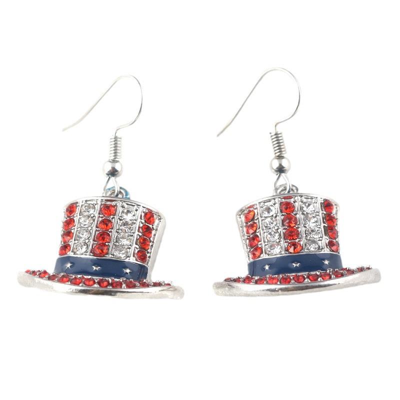 Патриотические тапочки и серьги с флагом — красные, белые и синие полосы ко Дню независимости Америки
