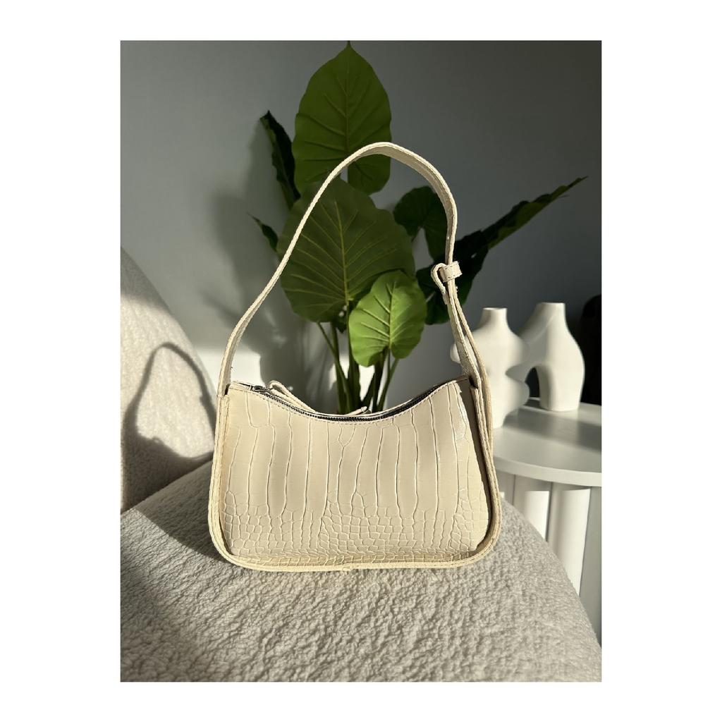 Women's Crocodile Patterned White Baguette Bag