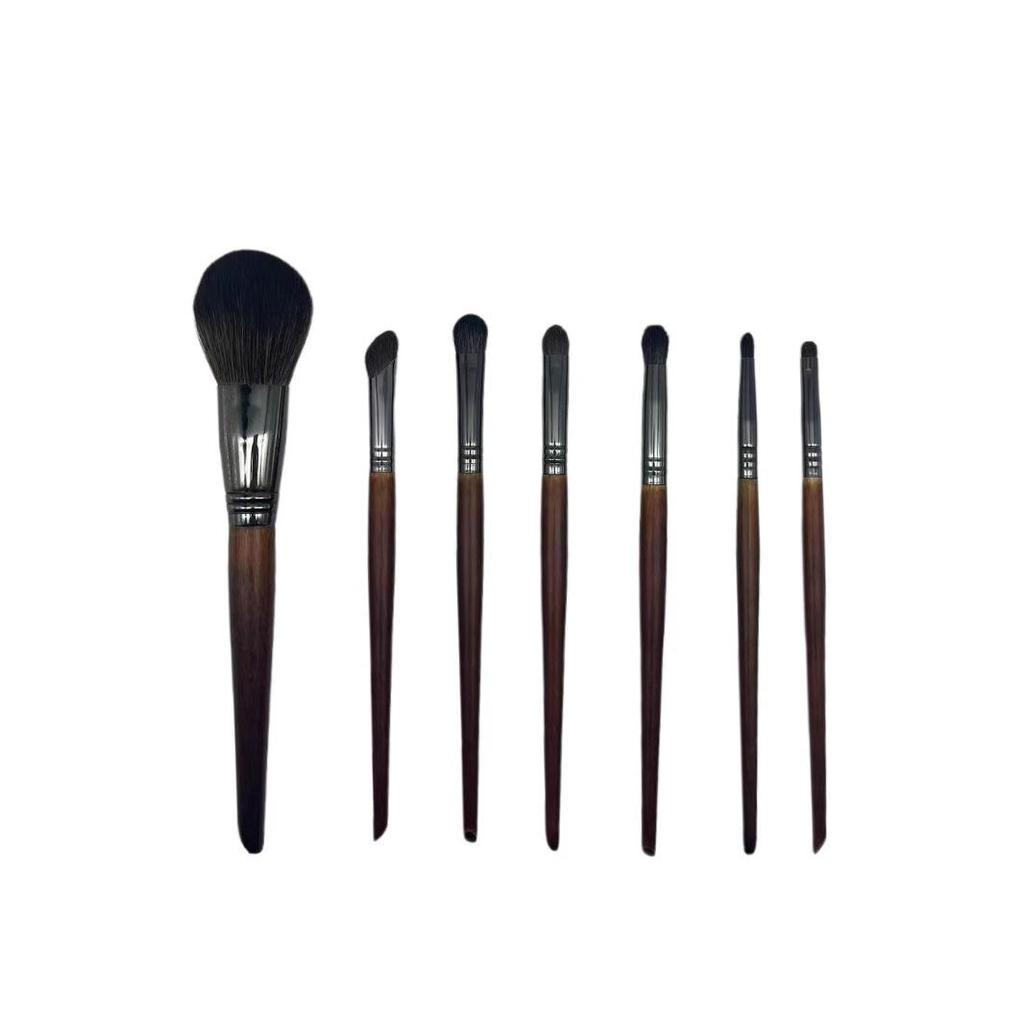 7-Piece Animal Hair Makeup Brush Set: Powder, Blush, Foundation Tools for Beginners