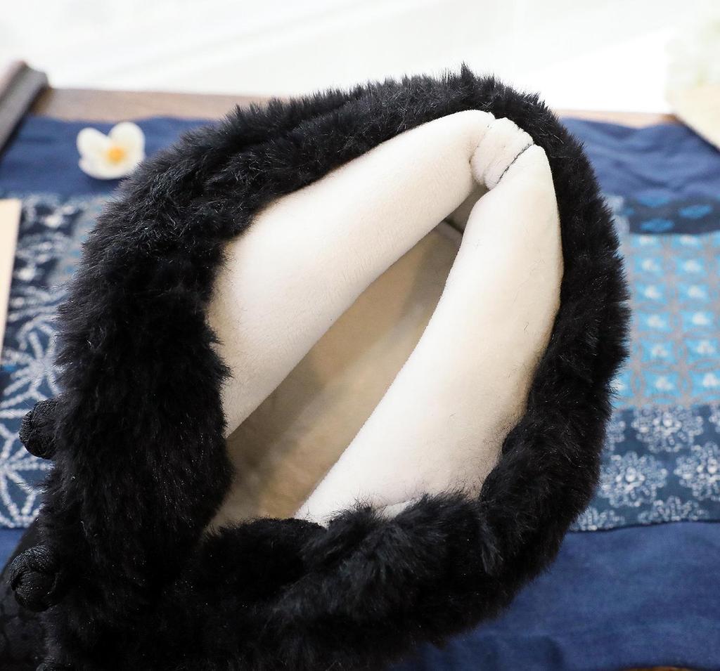 Зимние стеганые хлопковые ботинки на высоком каблуке с флисовой подкладкой, застежкой-лягушкой и цветочной вышивкой золотой нитью