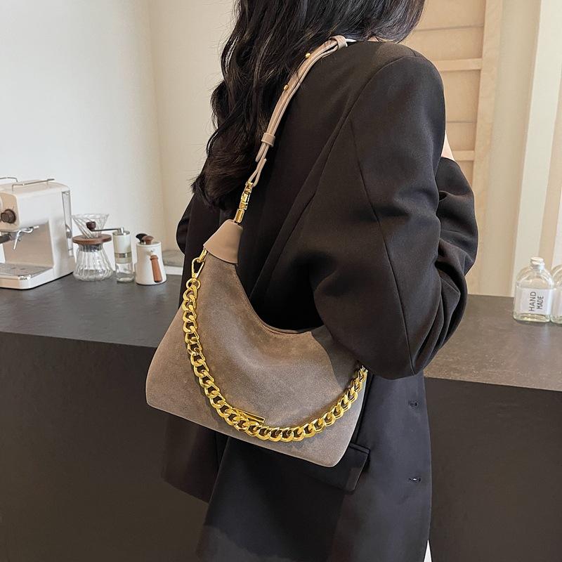 В этом году популярная цепочная маленькая сумка женская 2025 новая мода портативная сумка-пельмень весна и лето универсальная сумка-мессенджер для поездок на работу