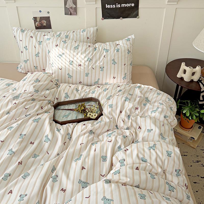 Комплект постельного белья из четырех предметов, приятный к коже, дышащий и удобный, в пасторальном стиле, простыня, пододеяльник, наволочки.