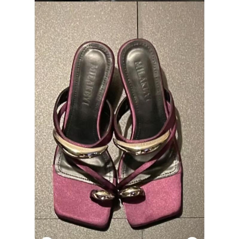 Мода 2025 Новая женская обувь Сланцы с перемычкой между пальцами Женская летняя уличная обувь Босоножки на высоком каблуке Женские сандалии