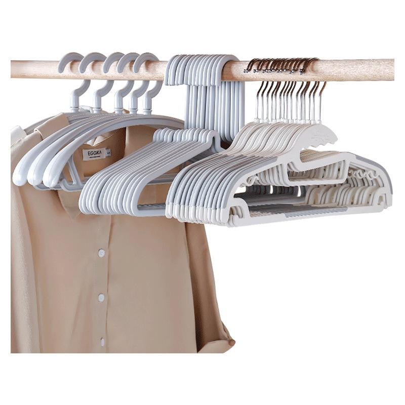 Non-slip, traceless clothes hanger – prevents shoulder marks, ideal for drying and organizing in wardrobe.