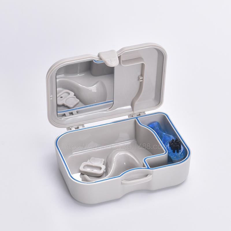 Герметичный контейнер для хранения зубных щеток и зубных протезов с зеркалом