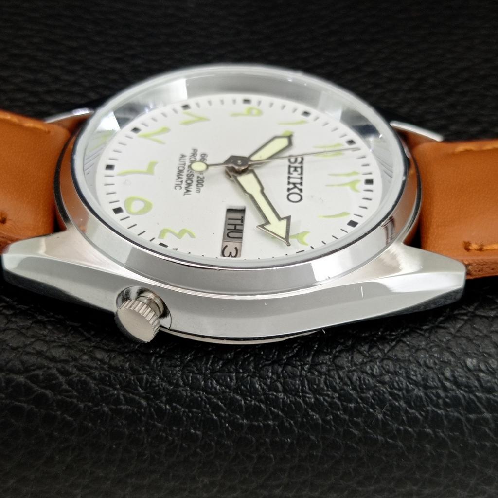 ОТРЕМОНТИРОВАННЫЕ МУЖСКИЕ ЯПОНСКИЕ АВТОМАТИЧЕСКИЕ ВИНТАЖНЫЕ ЧАСЫ SEIKO БЕЛЫЙ ЦИФЕРБЛАТ a445603-1