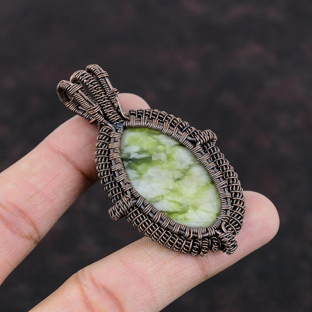 Зеленый арагонит, медный кулон, кулон с драгоценным камнем, завернутый в проволоку, ювелирные изделия из зеленого арагонита, кулон ручной работы, медная проволока, ювелирный подарок для мамы