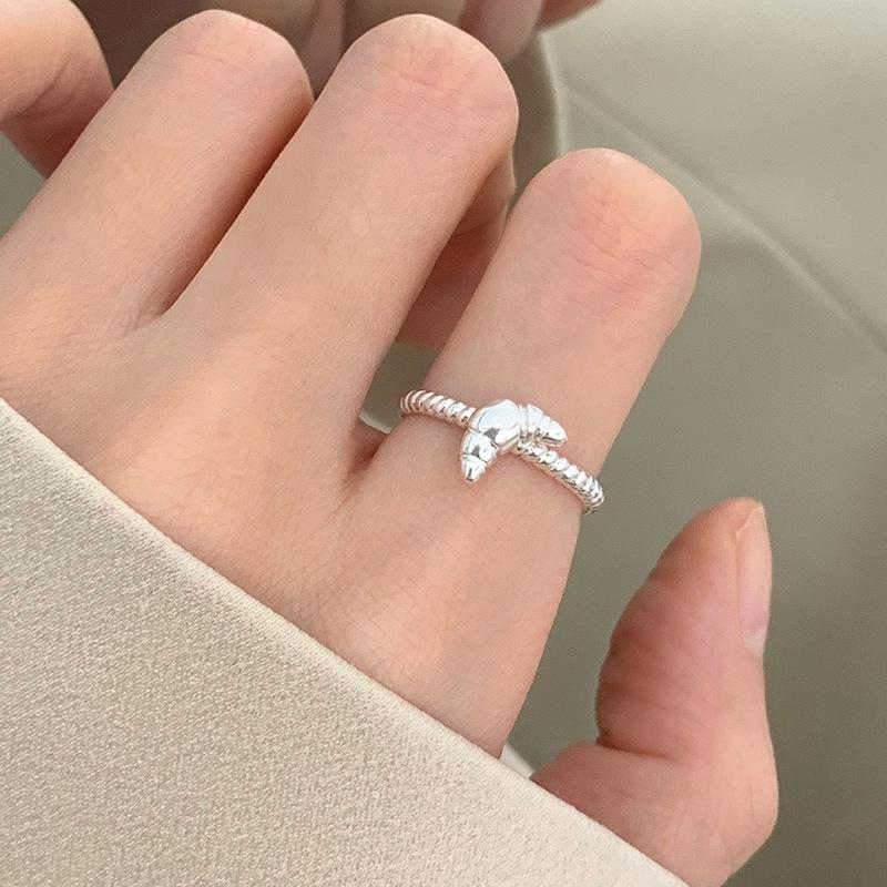 Trendy Minimalist Korean Vintage Stacking Rings for Women - Influencer-Approved Light Luxury Style.