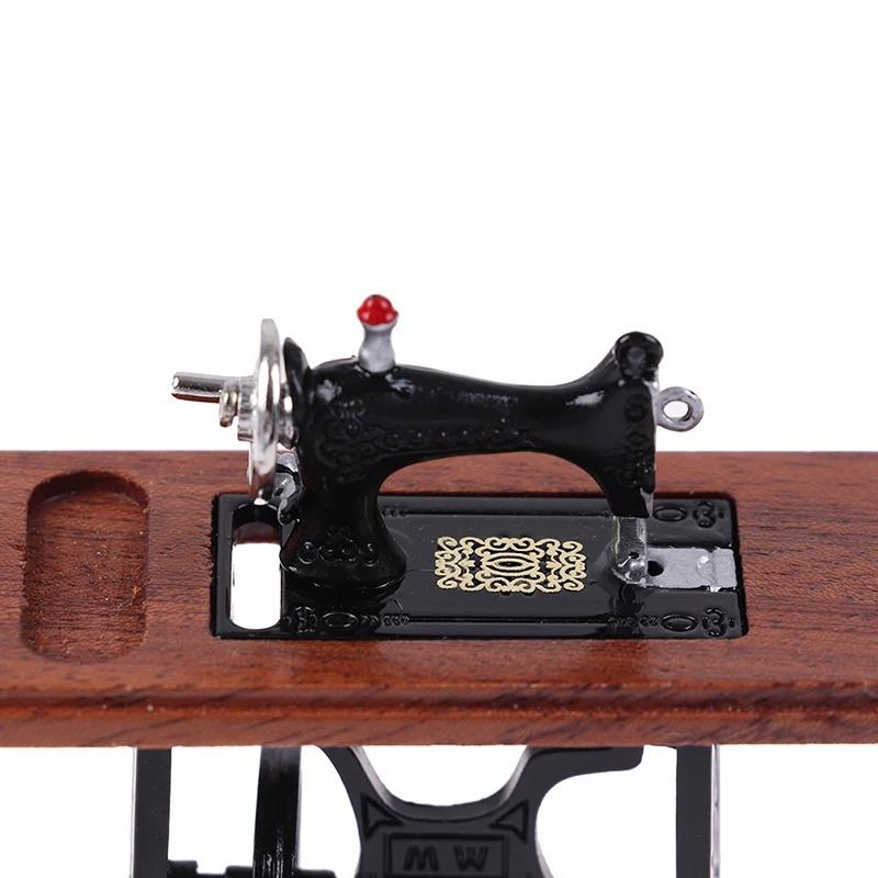 1:12 Dollhouse Miniature Furniture Retro Sewing Machine Tailor Toy Doll House Vintage Decoration Accessories
