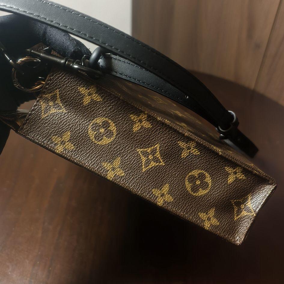 [Б/У] Louis Vuitton Сумка-косметичка Gm 'Коричневый канвас Monogram' - Хорошее состояние #EJCL1V