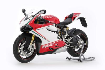 Tamiya Мотоцикл серии Ducati 1199 Panigale S Tricolore Пластиковая модель 14132 1/12 № 132