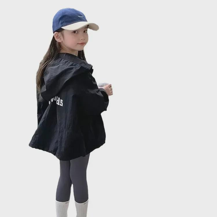Яркие ветровки с капюшоном для девочек - стильная верхняя одежда для детей на осень/зиму