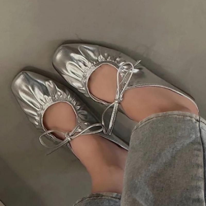 Женская обувь 2024 года, горячая распродажа, женские тапочки на шнуровке, осенние, закрытый носок, однотонные, плиссированные, на толстом каблуке, лаконичные повседневные туфли для женщин