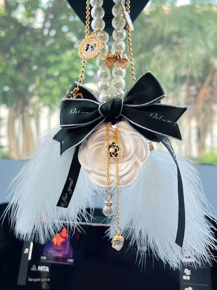 Подвеска на зеркало заднего вида и аромадиффузор «Аромат камелии» 2025