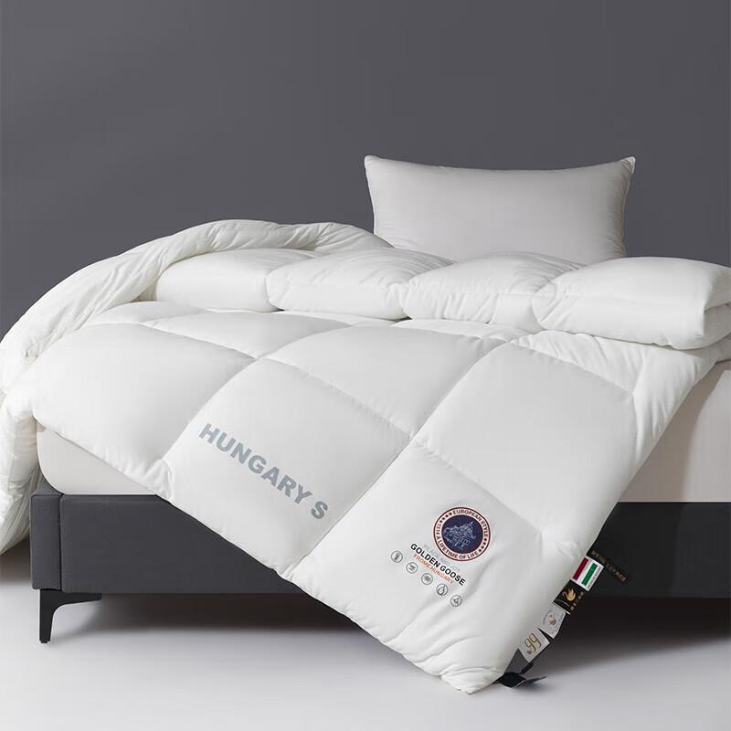 Southern Living Volcanic Fleece Anti-Gravity Quilt