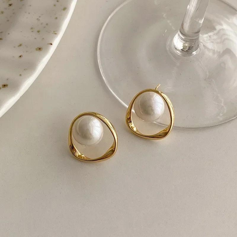 Retro French Irregular Baroque Imitation Pearl Stud Earrings For Women Trendy Design Luxury Light Unusual Fashion Jewelry