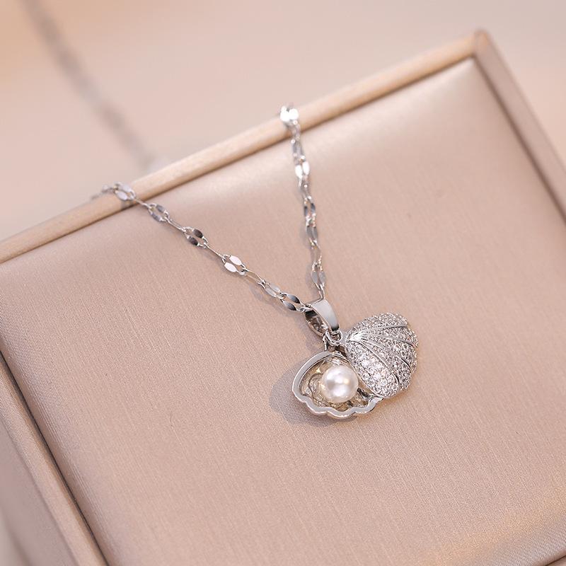 Korean Version of Diamond-encrusted Fashion Shell Pearl Necklace Titanium Steel Non-fading Necklace Femininity Fan Pendant Internet Celebrity Jewelry