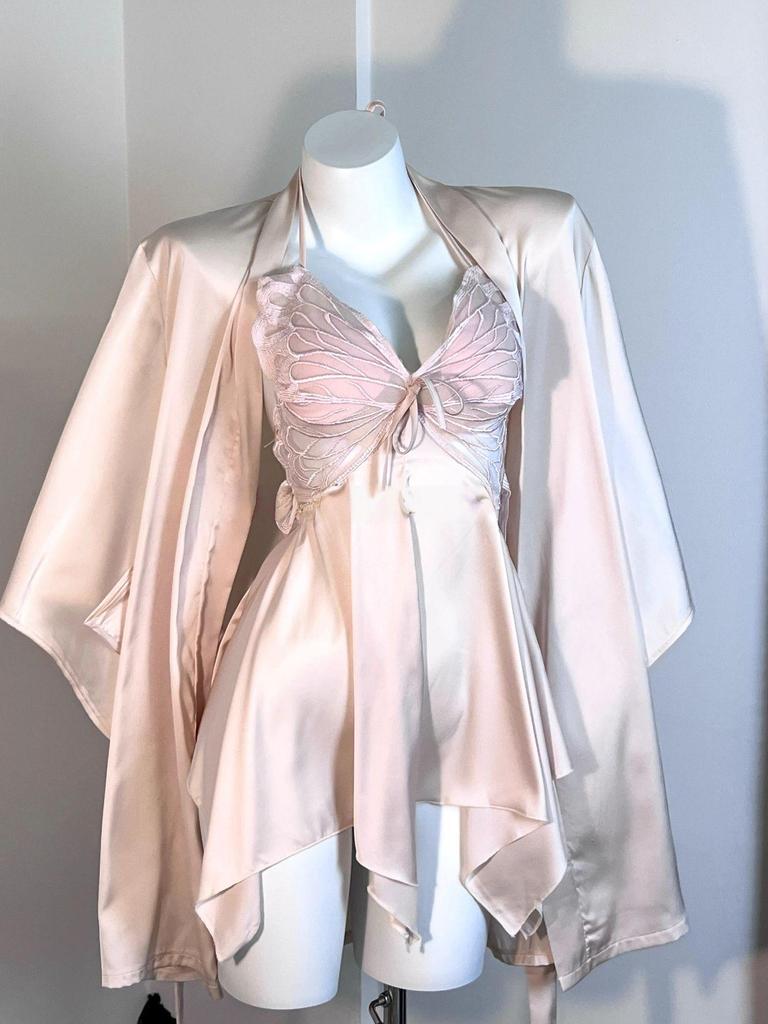 Пикантная ночная сорочка с нагрудными подушечками: Сексуальная, высококачественная домашняя одежда из ледяного шелка для женщин, осень-зима, больших размеров, в стиле чистой страсти с бантом.