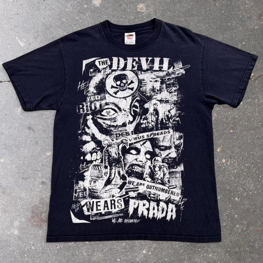 2010 The Devil Wears Prada Zombie EP Outnumbered Band T Shirt | Medium