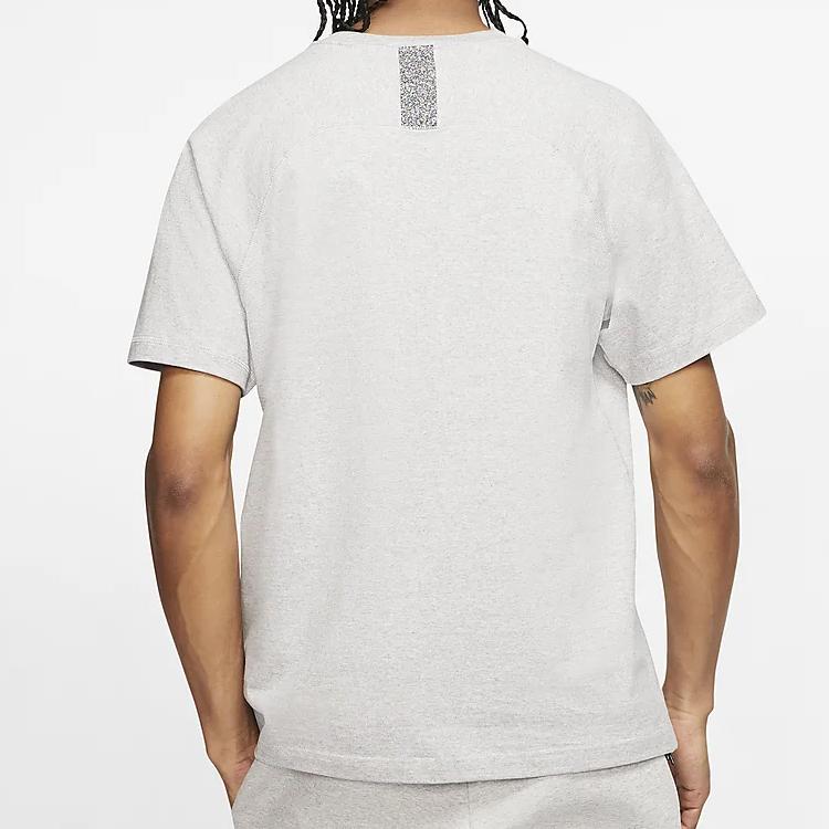 Nike Футболки мужские серые с круглым вырезом умеренного прямого кроя CK2979-902