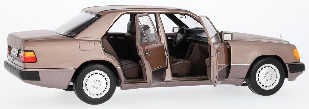 Подлинная 230E W124 Масштабная модель из розового дерева [Коллекция Mercedes-Benz] (1989-1993) 1/18