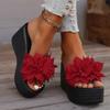 Летние новые тапочки-маффины с цветком женские 2025 большой размер тапочки на одном слове на толстой подошве крутые тапочки