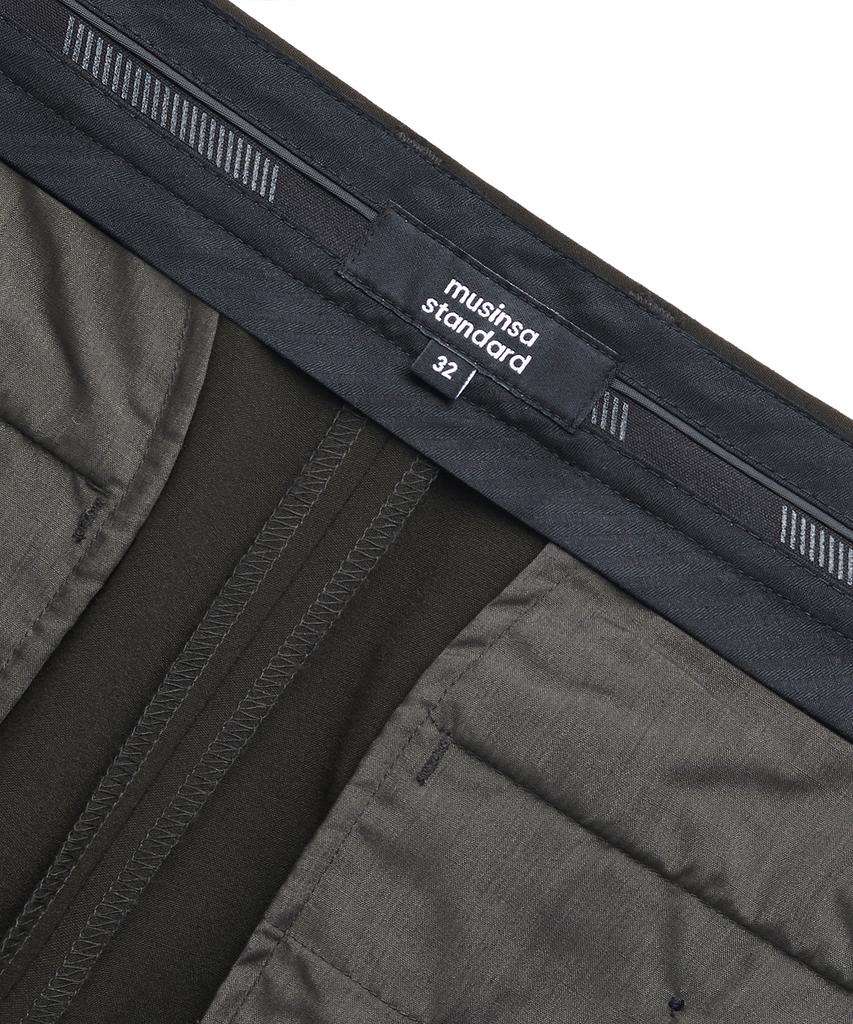 MUSINSA STANDARD Lightweight Hidden Banding Half Slacks [Khaki]