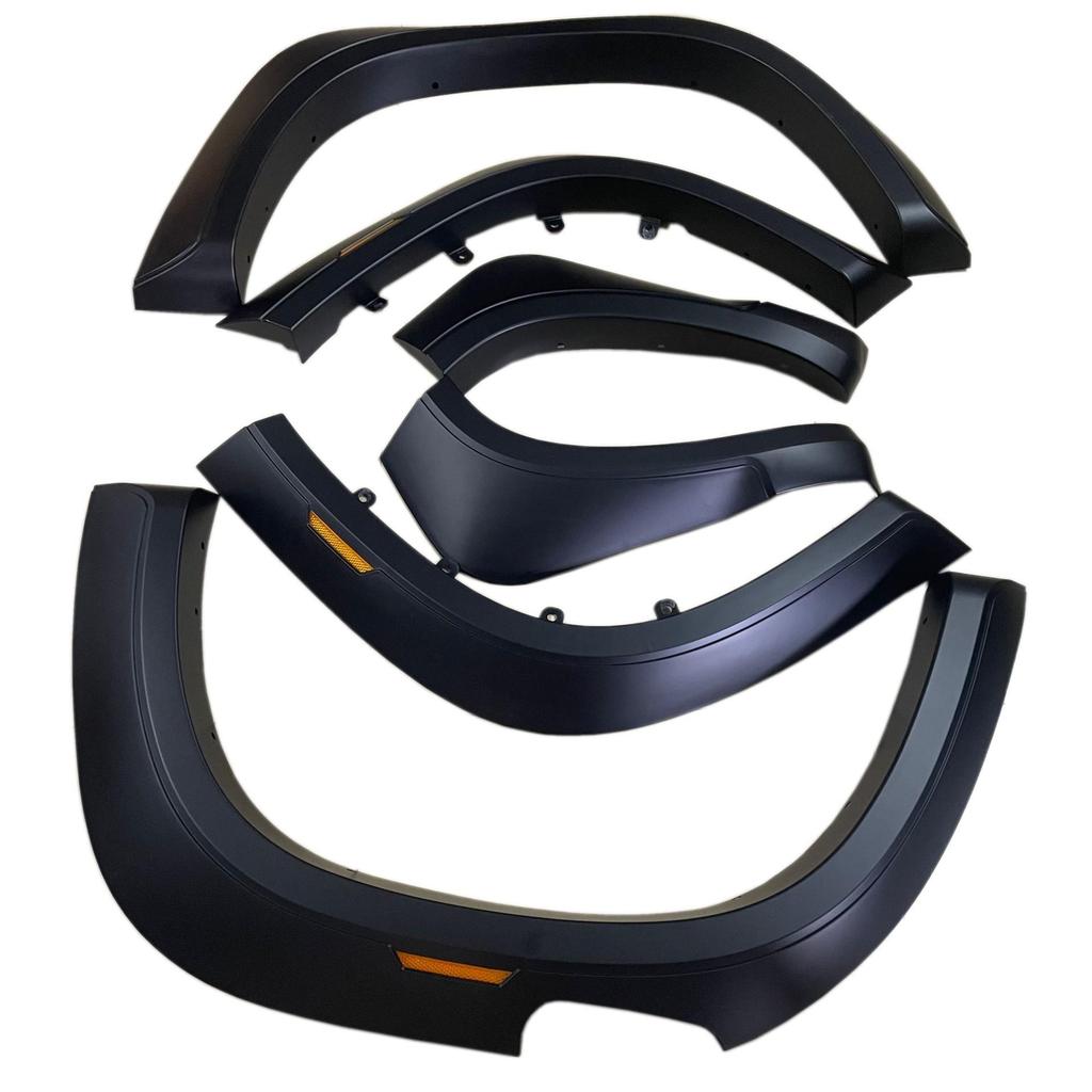 Mitsubishi L200 TRITON 2015-2019 Widened Wheel Arches with Reflector