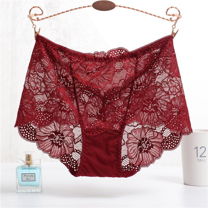 Прозрачные кружевные трусики со средней посадкой, дышащей хлопковой вставкой и приподнимающим бедра дизайном