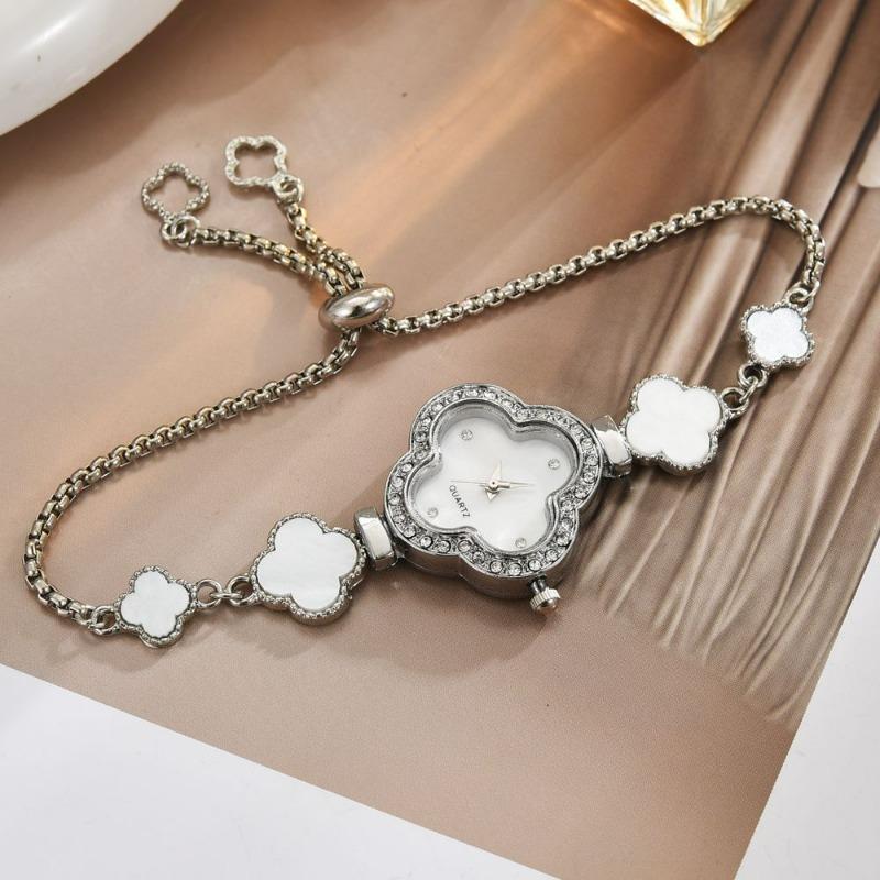 Ленивый Pull Браслет-часы Четырехлистник Женский Зеленый Инкрустированный Алмазами Легкая Роскошь Нишевый Высококачественный Темперамент Изысканный