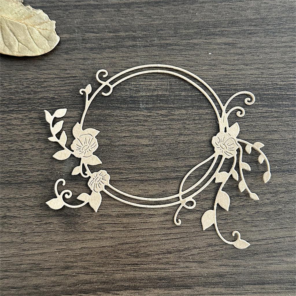 Высечка «Цветочный венок» для скрапбукинга, изготовления открыток, фотоальбомов, декоративного тиснения бумаги. Вырубные ножи из углеродистой стали.