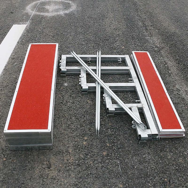 Folding Chorus and Photo Stage Steps