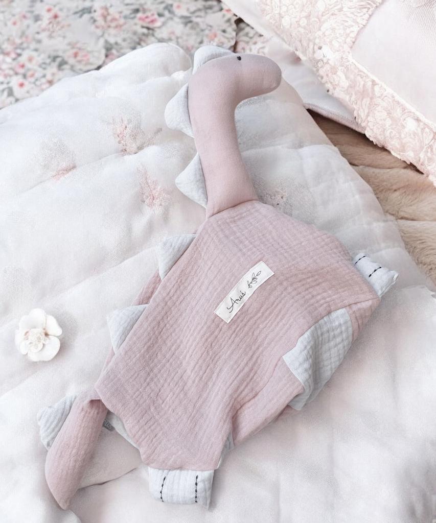 HANDMADE DINUŚ MUSLIN CUDDLY TOY (powder pink + lunar)