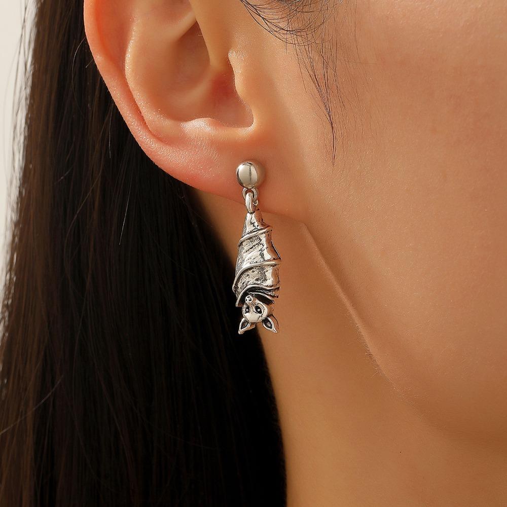 Gothic Style Halloween Upside-Down Bat Earring Stud Zinc Zinc Alloy Inverted Bat Earring Stud  Women