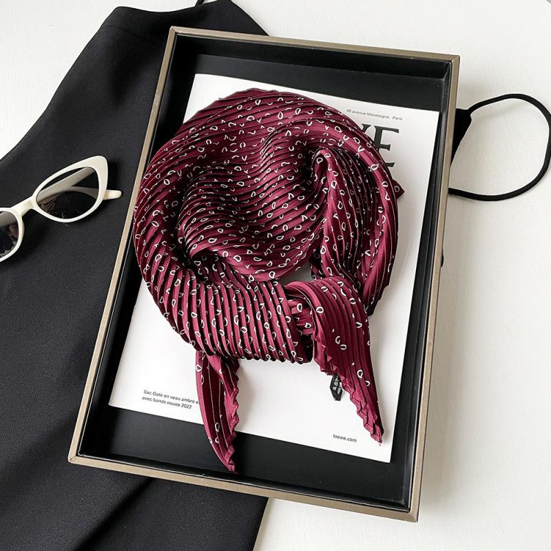 70 * 70 Four Seasons Доступен Новый женский маленький квадратный шарф, высококачественный шарф с буквенным принтом, профессиональный шарф, атласный шарф