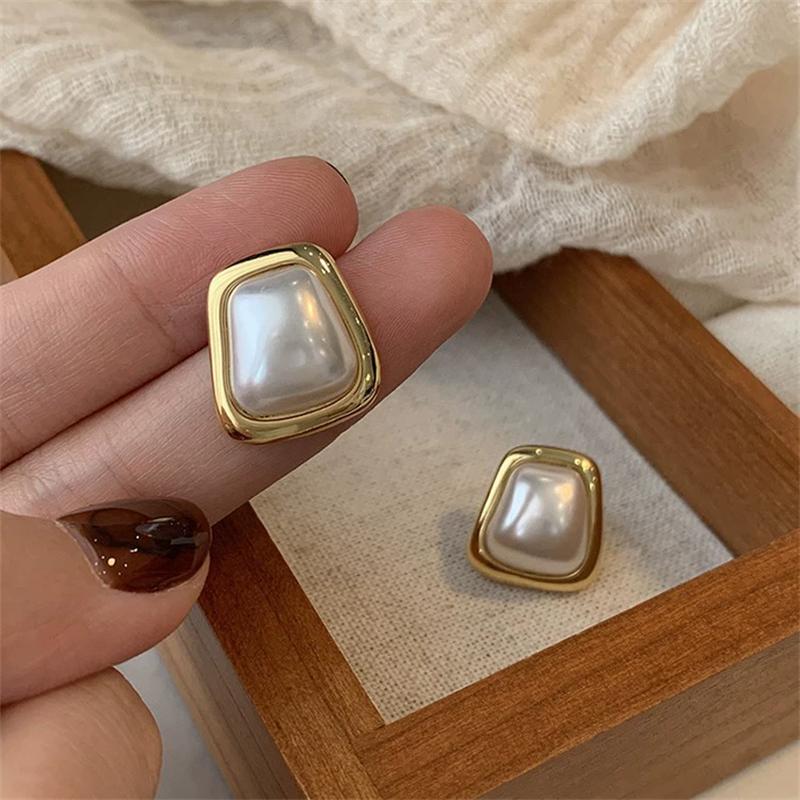 French Geometric Pearl Stud Piercing Earrings For Women Lady Fashion New Jewelry Gift Party Wedding bijoux femme