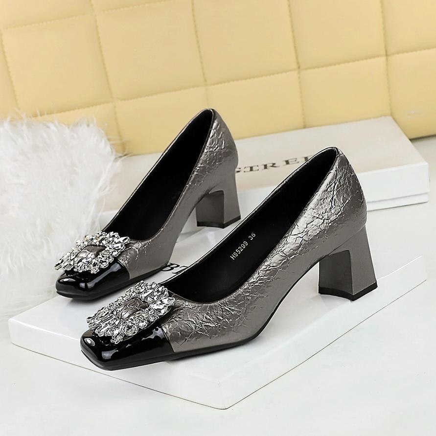 Женские туфли на толстом каблуке, средний каблук, квадратный носок, вставки из стразов для эффекта похудения, одинарная пряжка из стразов