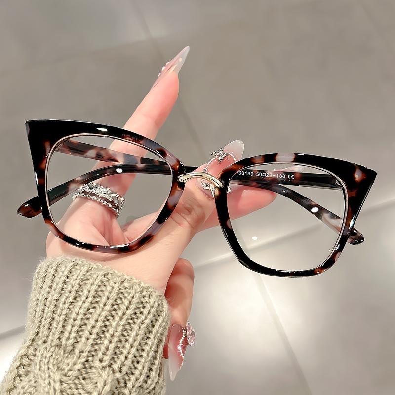 Ultra-light and Fashionable Large-framed Cat-eye Anti-blue Light Glasses Are Simple and Versatile Sunglasses for Shooting