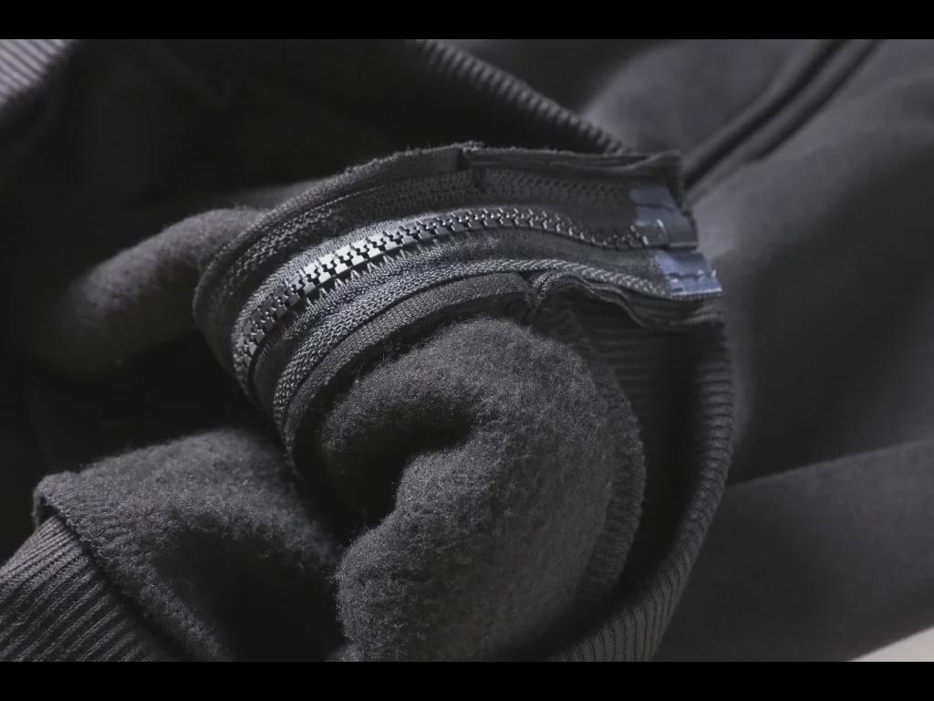 Женский черный свитер Kepeng с длинными рукавами и капюшоном с отделкой в виде железного кольца