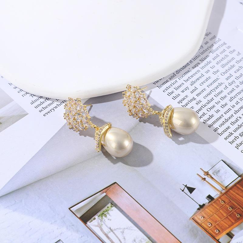 Yujie Hong Kong Style Real Gold Electroplated Copper Inlaid Zircon Earrings Women's High-end Imitation Bead Water Drop Pearl Stud Earrings