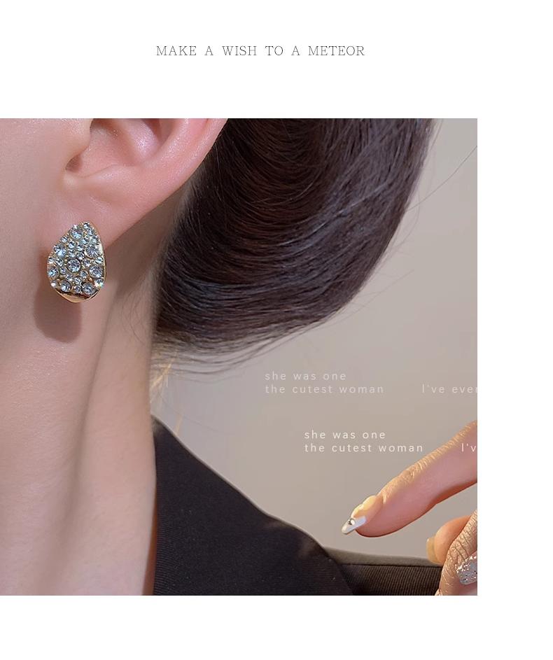 Новые серьги-гвоздики в форме капли воды из сплава со стразами для женщин, простые украшения для ушей