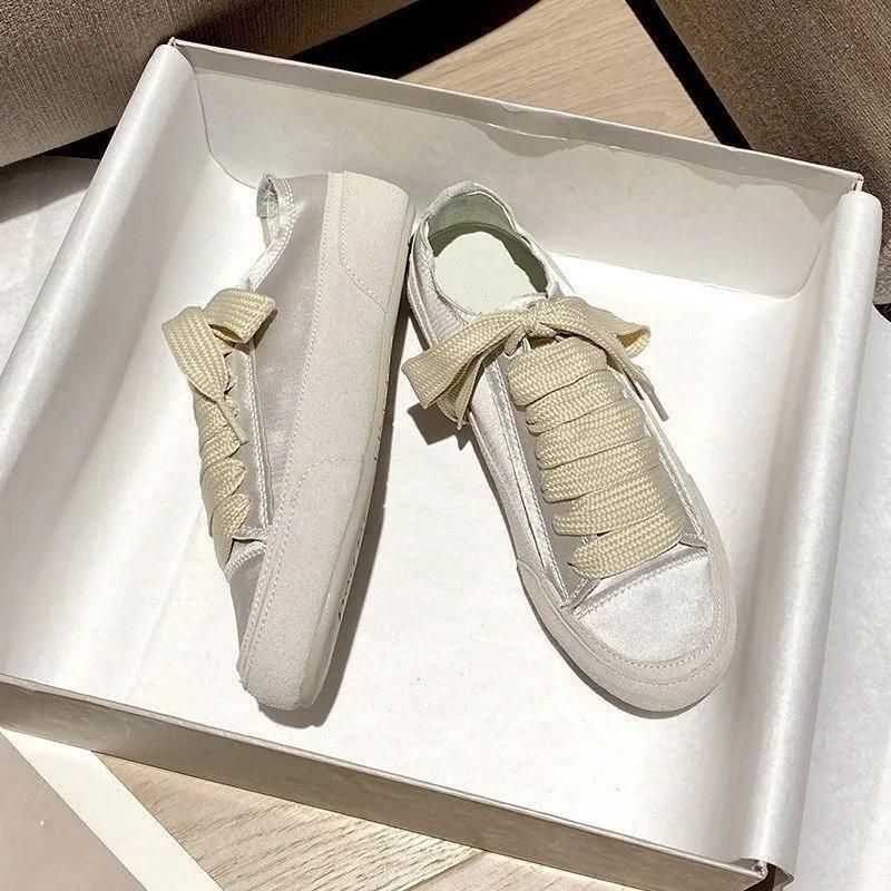 Мода 2025 Новые парусиновые туфли Женские вулканизированные туфли Студенческие однотонные кроссовки Женские балетки Повседневные дышащие для ходьбы Путешествия Теннис