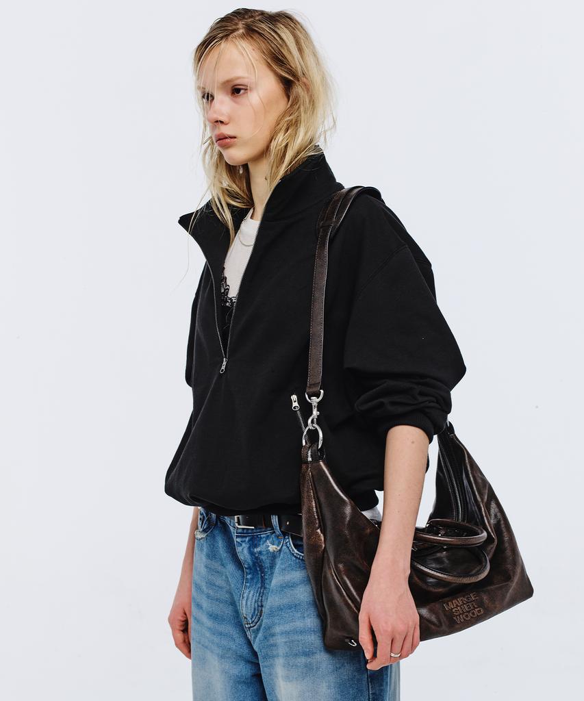 Margesherwood Dumpling Tote_Brown+Black Two-Tone Cracked