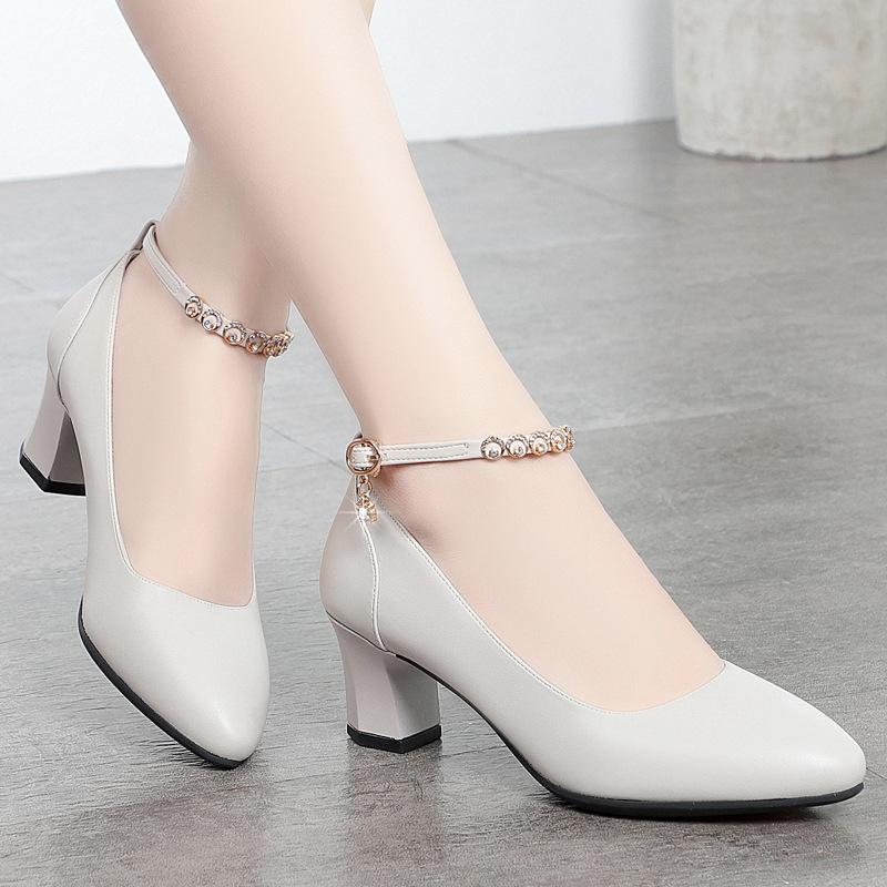 Острый носок Мягкая кожа Удобная длительная стоянка без утомления Женские туфли на среднем каблуке с одной пряжкой Ремешок Легкая универсальная обувь