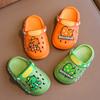 Детские сандалии летние для мальчиков и девочек с изображением динозавра домашние тапочки для дома нескользящие детские тапочки с дырочками детская обувь Sapatos