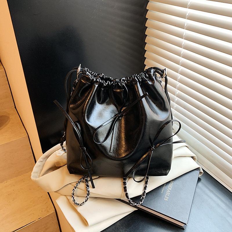 Рюкзак с бантом и складками, женский, новая модная сумка на цепочке, летний, универсальный, большой вместимости